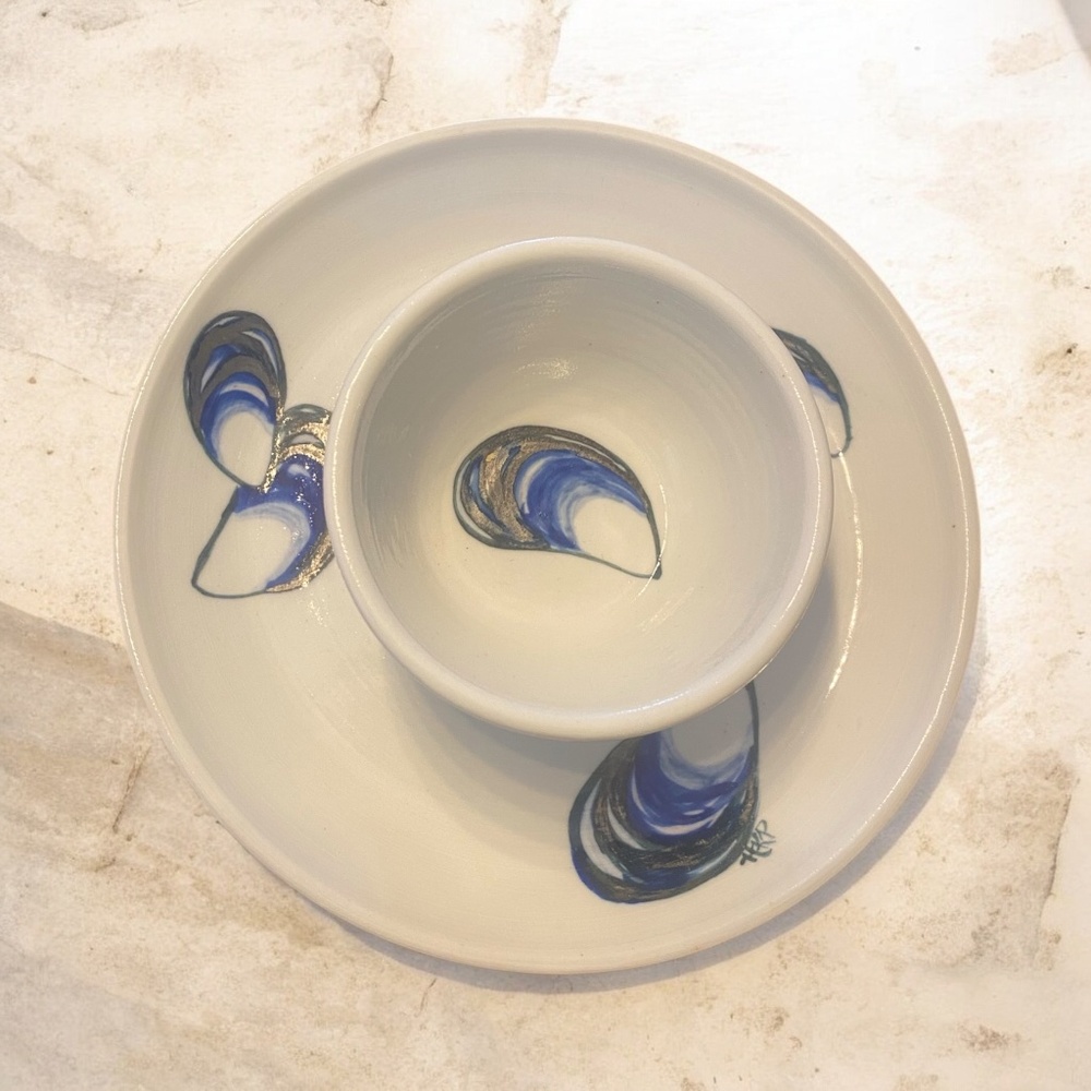 Oyster (design) Pottered Chip and Dip